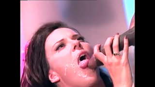 Mnyama ukumkani wakhe, bust ingaba fucking oku starving busty chick