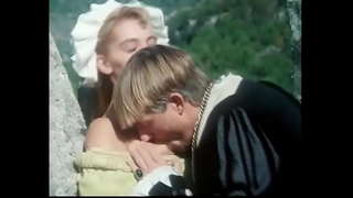 Hamlet otasining qaysar jon sudxo'r va kinslayer tashlamoq uchun Denmarke shahzodasi rag'batlantiradi