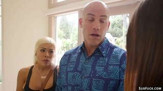 גרויס טיץ בלאָנדע שריט מוטער אָפּטייל שטערן געץ אַנאַל פאַקט דורך איר נייַ בויפרענד דעריק פּירס דעמאָלט טיעס איר גאַט טין אַווי ליבע און פאַקס און וואַקסיז איר