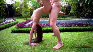 ���ິທະຍາໄລໄວລຸ້ນໄດ້ຮັບກົ້ນກັບປາກເພດສໍາພັນ