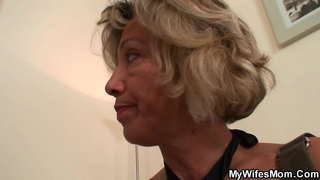 Old bitch loves to suck his huge dick