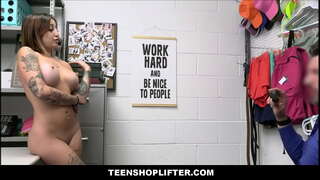 TeenShoplifter.com 大きなお尻ティーンポールダンサー獲万引きの巾着