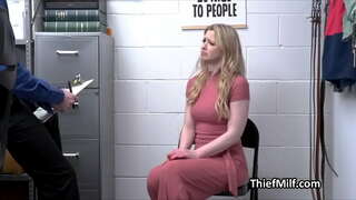 Блондинка ҡыҙ Санни застукивать Эсәр һәм трахнуть