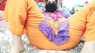 Анал Уйнай Бхабха Ҙур Пландар Менән Дилдо