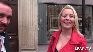 Џоли мал русокоса француската помошен beaux sodomisee гробот