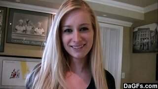 ���ਣਾਉਣ ਨੂੰ ਇੱਕ ਸੈਕਸ ਟੇਪ ਨਾਲ ਅਸਲੀ ਪ੍ਰੇਮਿਕਾ