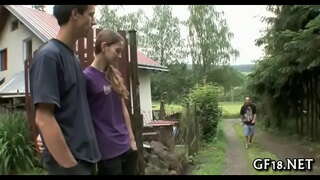 Rằng cô bé tóc vàng