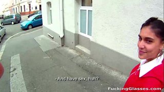 Ебат Очила - Досадно cutie Amala fucked за пари