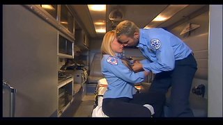 ���ੱਡੀ ਛਾਤੀ ਵਾਲੀ ਗੋਰੀ ਨੂੰ fucked ਵਿਚ ਕਾਲੇ ਪੱਟ ਉੱਚ ਸਟੋਕਿੰਗਜ਼