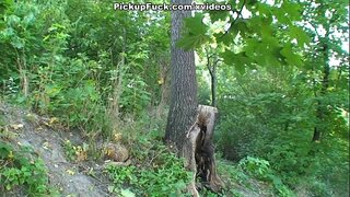 Scena seksu na świeżym powietrzu z blondynką