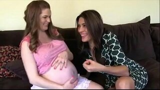 2 milfs παίζει