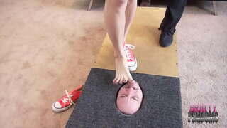 Orias Бастет Луна Ишеним Досторуңуз менен каражат тазалоо үчүн бутту Facebox