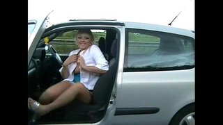 Prsatá Amatérské Geordie Bliká na Veřejnosti