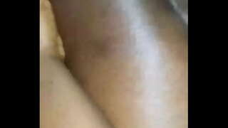 تمثال نصفي نوت على الأحمق لها