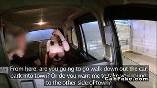 ���ੱਡੀ ਚੂਚੀਆਂ ਸ਼ੁਕੀਨ ਪ੍ਰਾਪਤ ਕਰਦਾ ਹੈ, ਚਿਹਰੇ ਵਿੱਚ ਜਾਅਲੀ ਟੈਕਸੀ