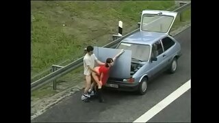 Хвастуны дӯст даст гузошта, дар беруни бино, Ҷилди 5