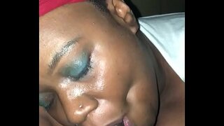 Она никада није престао да сиса га, њ