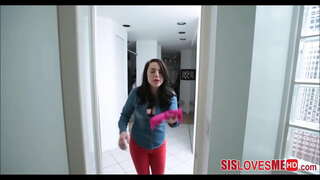 SisLovesMeHD-Büyük Memeli Doğal Üvey Kız Kardeşi POV Etrafında Oynuyor