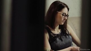 Tina M Sade Kısrak casusluk