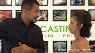 Keverés tini durva szex a stud