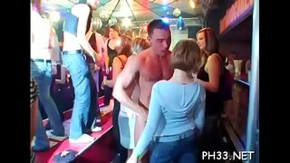 Studs ደረጃ የታዘዘ ውስጥ ቅድሚያ የሚሰጡዋቸውን