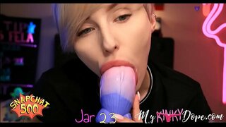 Inkreibel webcamgirl ku un bon solo ta kla pa cu on kam | version yen - webcumgirls.com