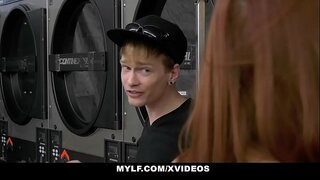 Ketang Twat (VannaBardot) Meunang Nya Clit Licked Ku MILF (SereneSiren)