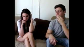 Poeth olygfa yn gyfrinachol cofnodi ar s. pan fydd cariad yn fucked yn ei bartner yn yr ystafelloedd newid