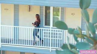 ماں کے کھانے اس کے ہم جنس پرست نوجوانوں stepdaughters کے بالوں کی cunt