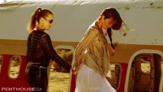 ���မ်ားဆက်ဆံကြယ်မဟာမိတ်နဲ ၆၉ႏfingerbang သဲကန္တာရထဲမှာ။