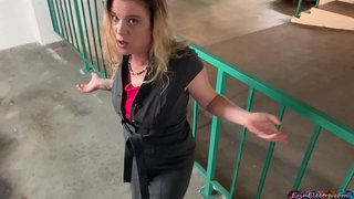 Stepmom masuko ang iyang stepson cums sa sulod sa iyang pussy