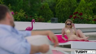 TUSHY Sexy Eyla heeft eerste anale ervaring met sugar daddy