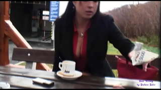 Varakova е во автопат ресторан на лов за клиентите да го ебам